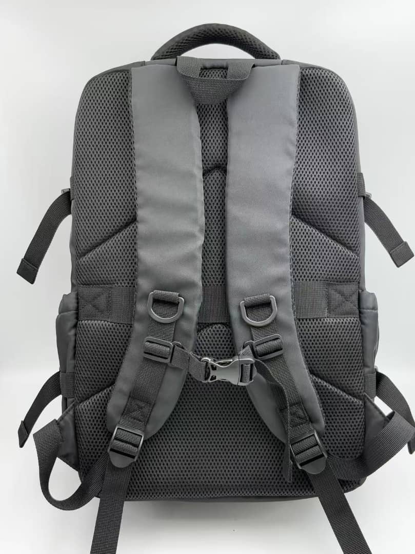 Travel Backpack with vacuum pump