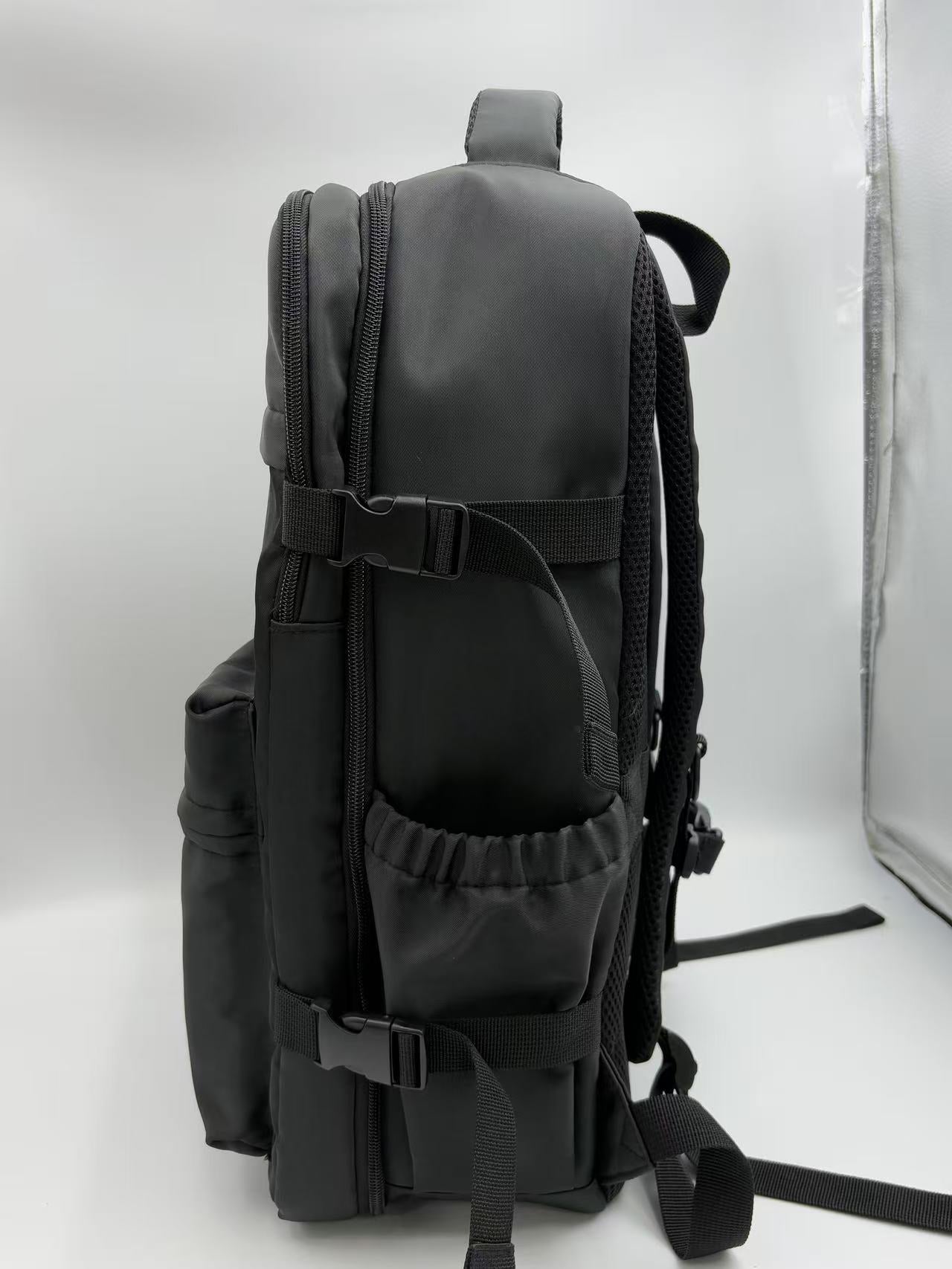 Travel Backpack with vacuum pump